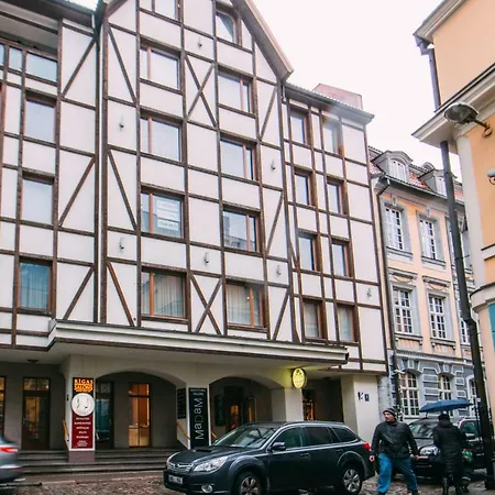 Old Terrace Apartment